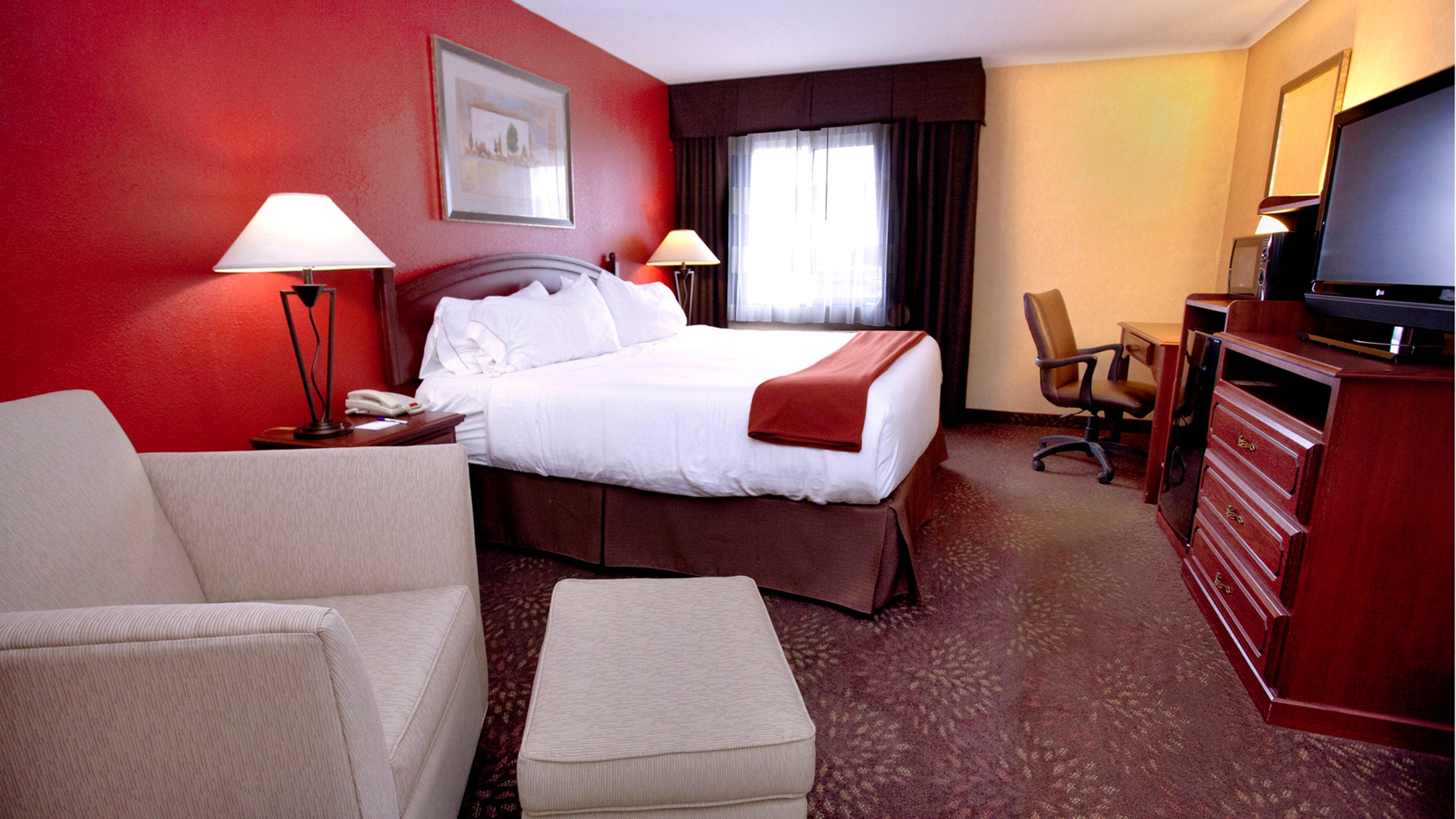 Holiday Inn Express Jamestown By Ihg Exterior foto