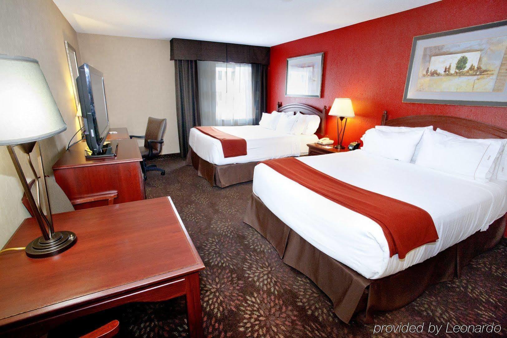 Holiday Inn Express Jamestown By Ihg Exterior foto